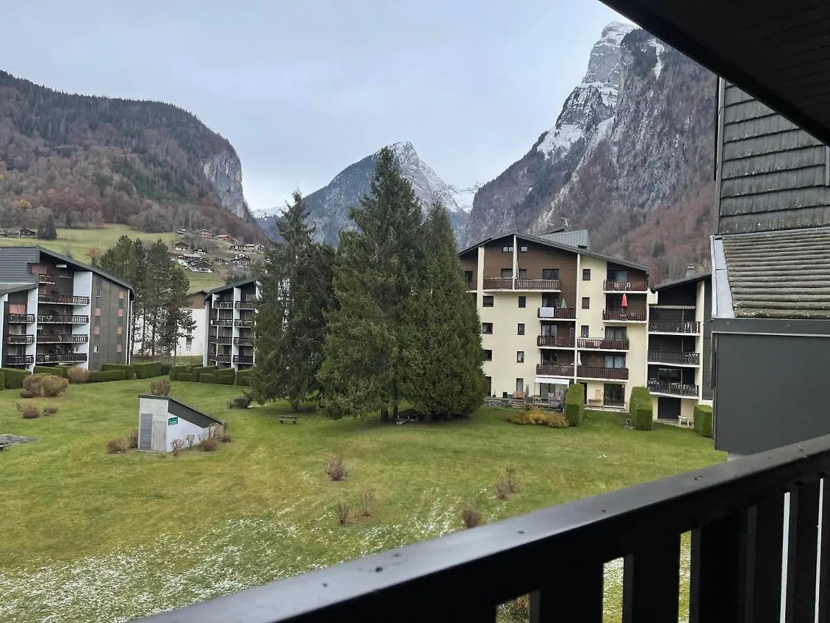 Appartement Chaleureux Avec Balcons Au Coeur De Samoens, Proche Ski-Bus - Fr-1-624-147 アパート